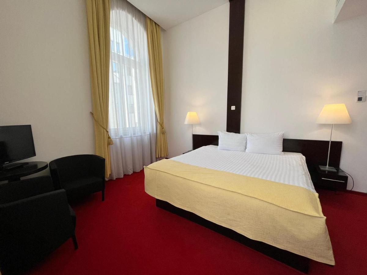Hotel Concordia Тиргу-Муреш Екстер'єр фото