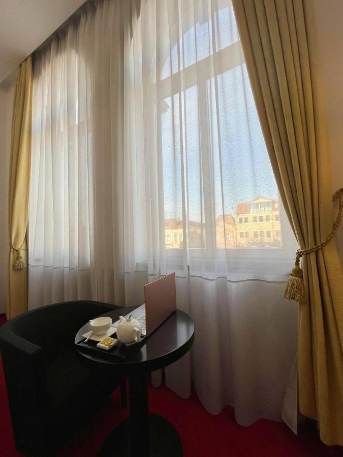 Hotel Concordia Тиргу-Муреш Екстер'єр фото