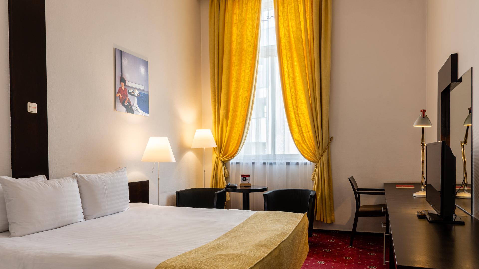 Hotel Concordia Тиргу-Муреш Екстер'єр фото